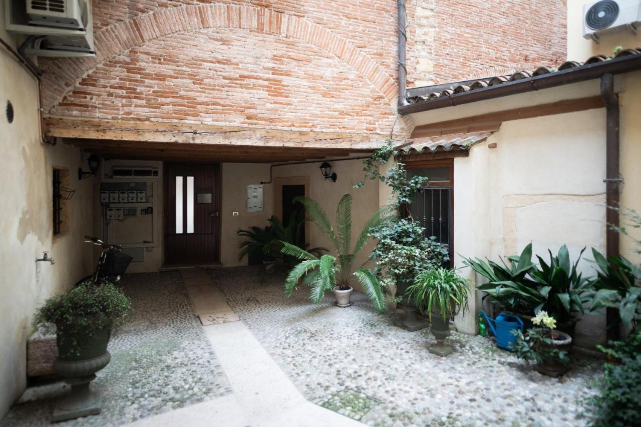 Becket Verona Flat ภายนอก รูปภาพ
