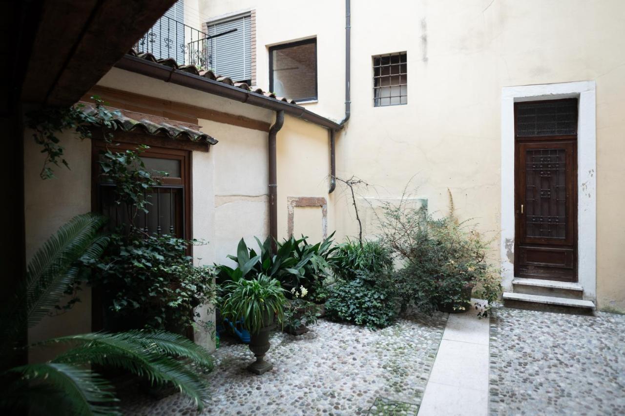 Becket Verona Flat ภายนอก รูปภาพ